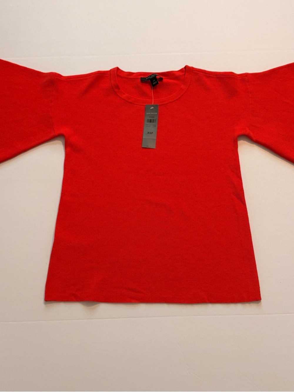 NWT ANN TAYLOR Molten Lava Flutter Short Sleeve Sweater Size XS